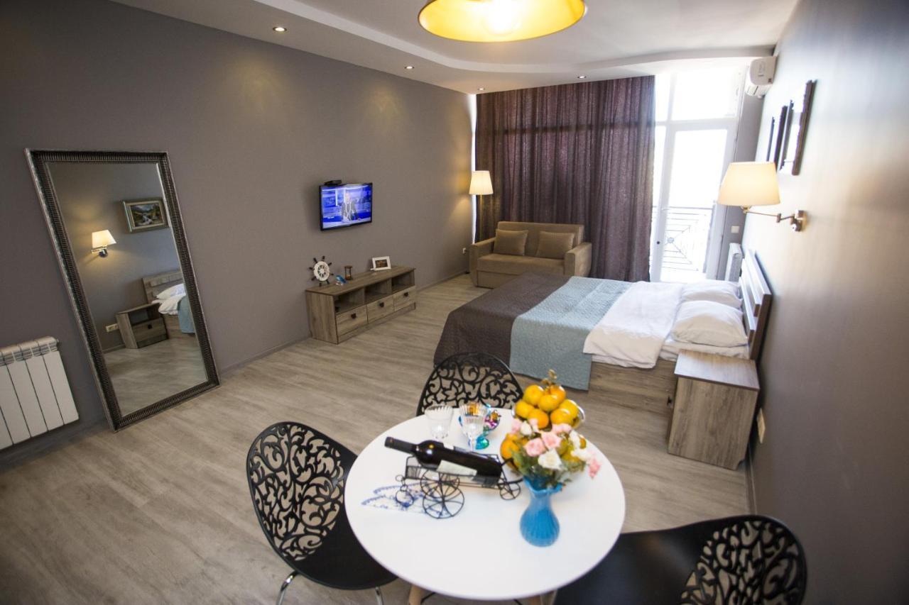 Luxury Room Batumi Luaran gambar