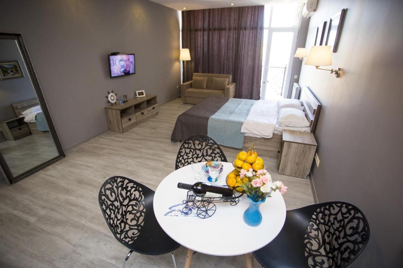 Luxury Room Batumi Luaran gambar